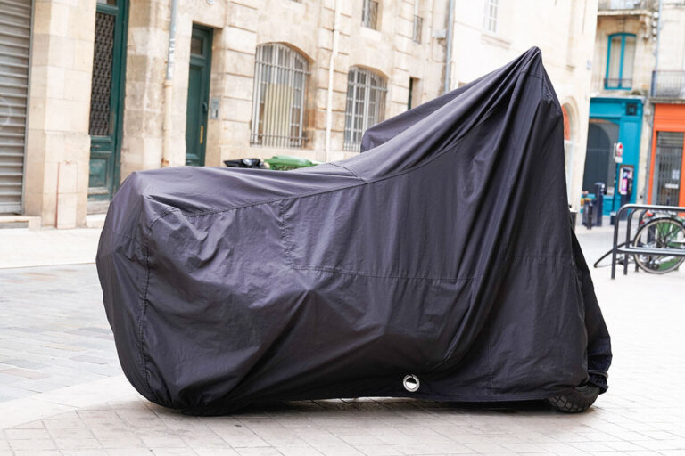 bâche pour moto