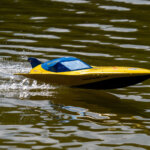 bateau télécommandé
