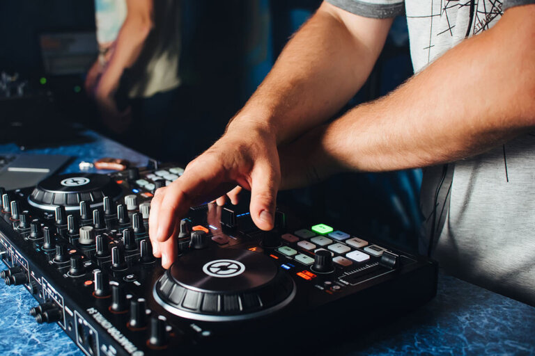 contrôleur pour DJ