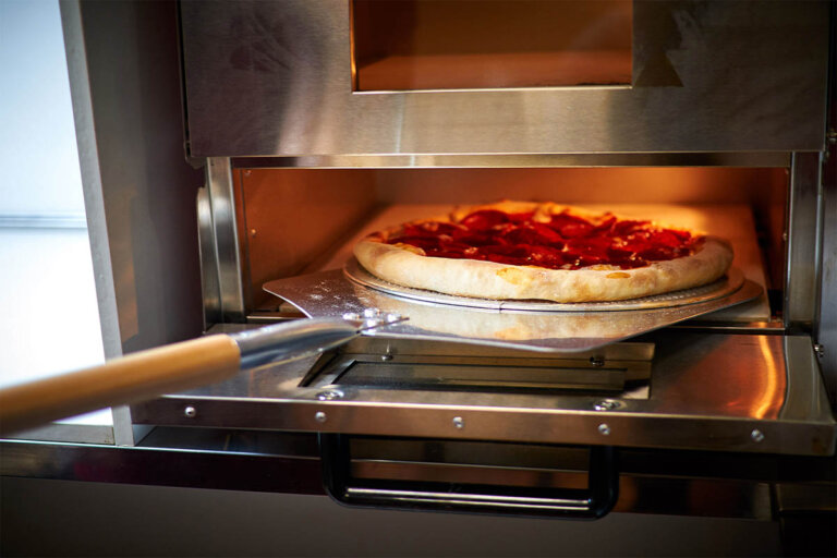 four à pizza