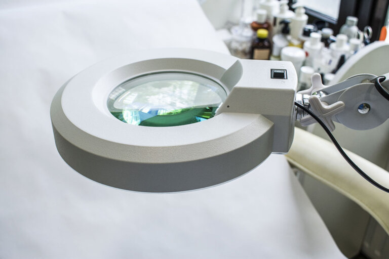lampe loupe