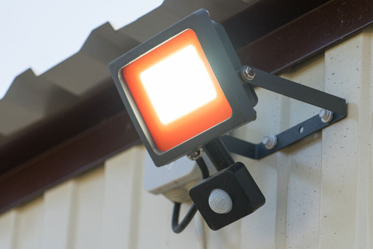 projecteur LED avec détecteur de mouvement